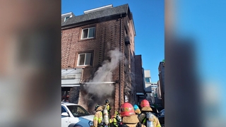 대전 관평동 상가주택에 화재…주민 10여 명 대피