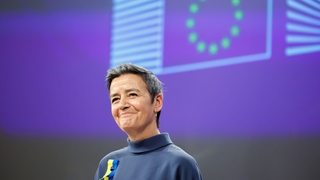 EU, 2030년 ‘무기 자급자족’ 20→50% 추진…첫 방산전략 발표