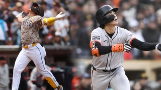 김하성, 석점포 등 3안타 맹타…이정후는 볼넷 3개