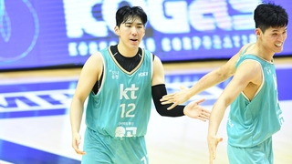 KT, 프로농구 6강 PO 1차전 승…문정현 결승포