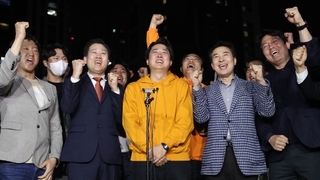 ‘대역전극’ 이준석 “차원 다른 의정활동”…제3지대 엇갈린 표정