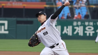 노시환 만루포…류현진, KBO리그 통산 100승 달성