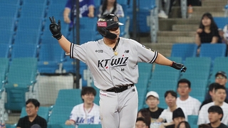 포수 마스크 쓴 ‘천재’ 강백호 “도전, 변화, 성공적”