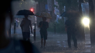 오늘 밤부터 강한 비 주의…내일까지 전국 150㎜ 호우