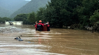 기록적 물벼락에 완주서 주민 고립됐다 구조…”비 피해에 막막”