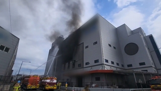 김포 물류창고서 화재…소방당국, 대응 2단계 발령