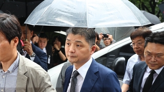 ‘SM 시세조종’ 카카오 김범수, 구속 후 첫 조사