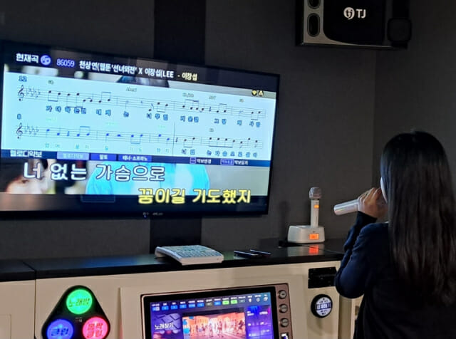 TJ노래방, 커버곡 제작 공간으로 관심↑
