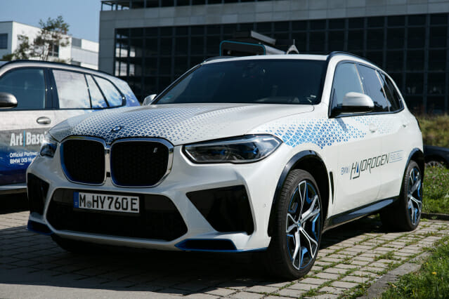 [타보고서] 3분 완충에 500㎞…전기차 단점 없앤 ‘BMW iX5 하이드로젠’