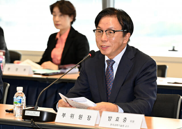 우주 쓰레기 제거 기술 독자 개발…민간 사업화 추진