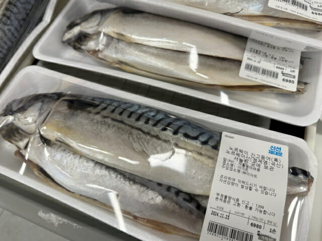 노르웨이 ‘고등어’, 중국 ‘오징어’…대형마트 수산물 절반은 수입산