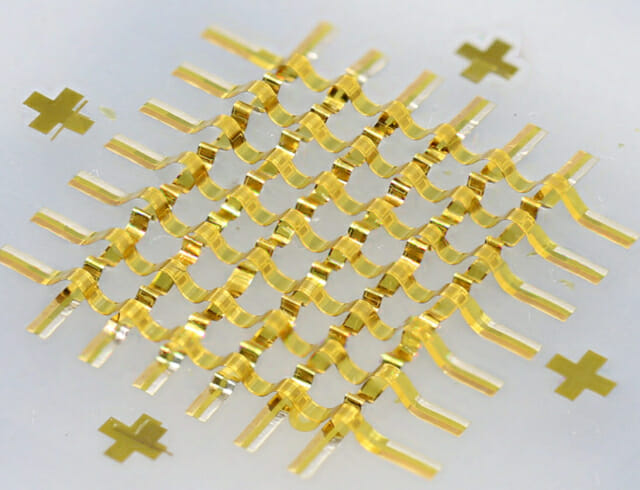 단단한 세라믹으로 웨어러블 압전소자 제작…효율 280배 올려