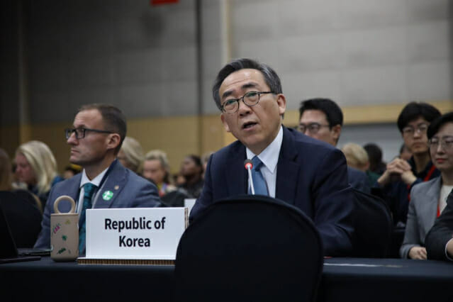 유엔플라스틱협약 5차 정부 간 회의 결론 없이 폐회