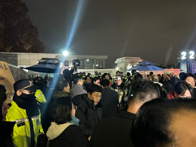 尹 비상계엄 선포에 美·日·中·英 정부도 ‘긴박’…”매우 놀라운 일”