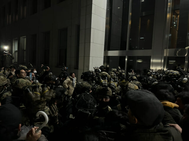 계엄군, 국회 본청서 완전 철수