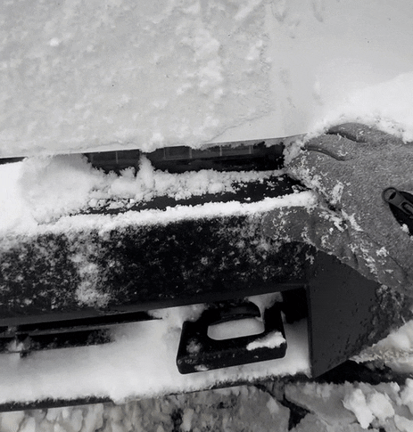 [영상] 눈 올 때 테슬라 사이버트럭 탔더니…”이런 참사가”