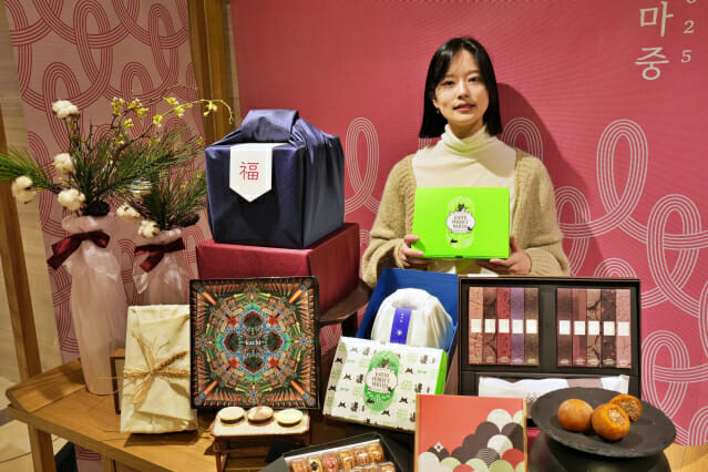 “까눌레·휘낭시에 세트도 설 선물로 인기…K디저트는 고급화”