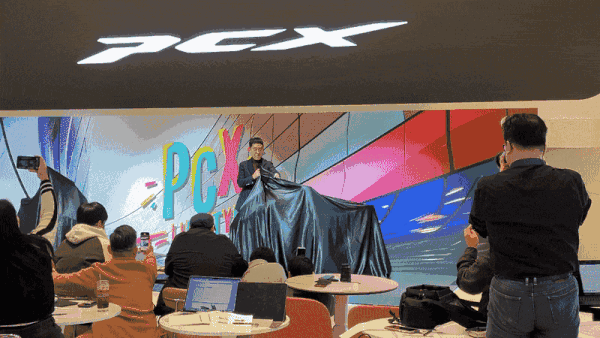 최고 트림에 한국 전용 사양까지…’PCX’ 세계 5위 시장 챙긴 혼다