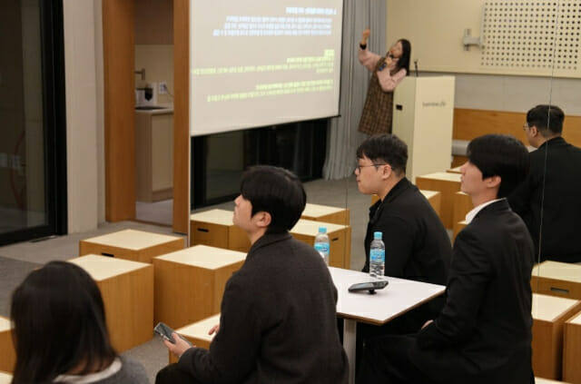 “IT 스타트업 인턴 첫 출근, 취업으로 골인”