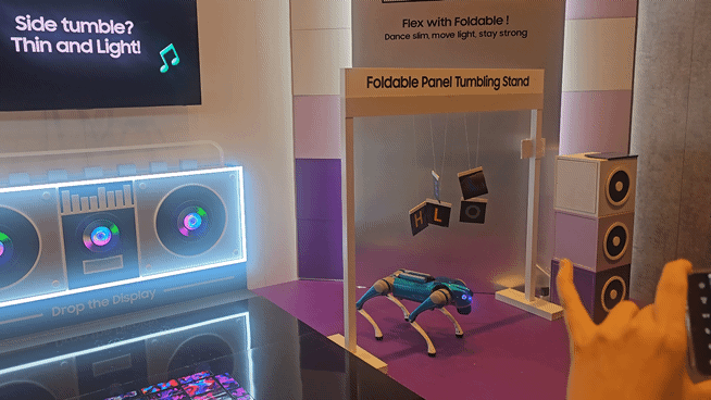 [영상] “로봇개가 패널 발로 ‘뻥'”…삼성D, 워치용 마이크로LED 첫 공개