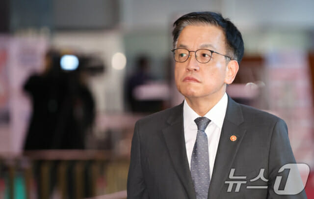 최상목 “2월 중 해외에 우리나라 경제 펀더멘털 적극 설명”