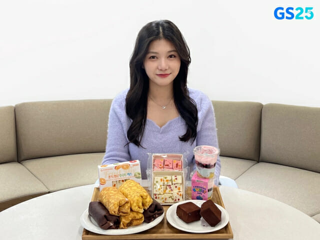 SNS 인기 디저트 총집합…GS25, 수건케이크·쫀득쿠키 등 5종 출시