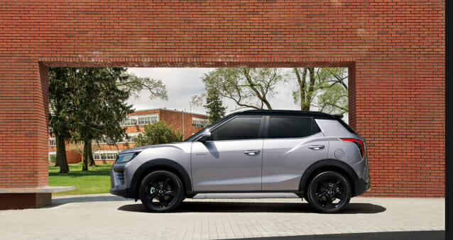 소형 SUV ‘티볼리’ 출시 10년…”2030·여성 마음 뺏은 차”