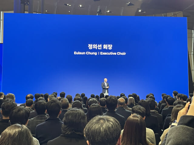 정의선 현대차 회장 “퍼펙트스톰이 우리의 혁신 의지를 더 굳세게 해야”