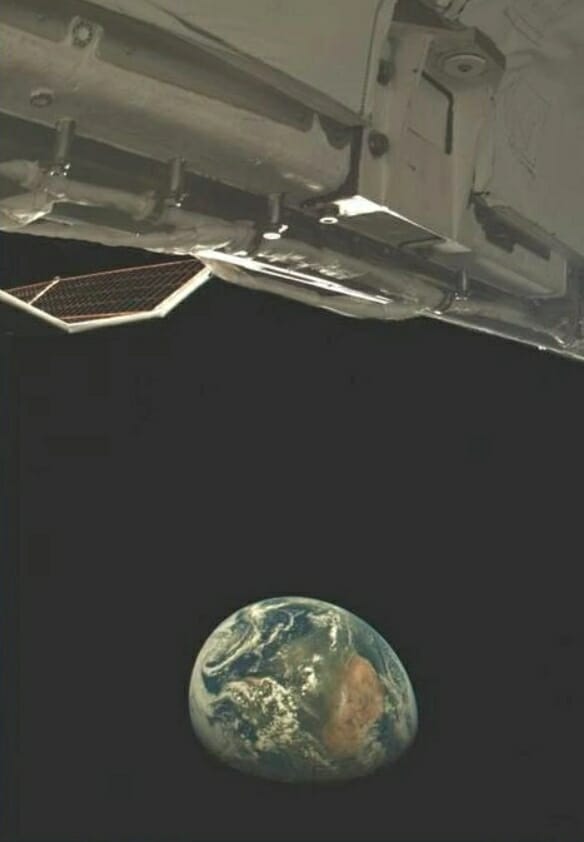 베일에 가려진 美 극비 우주선 ‘X-37B’ 전격 공개 [우주로 간다]