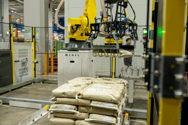 씨메스, 쿠팡에 물류로봇 6억원 추가 공급