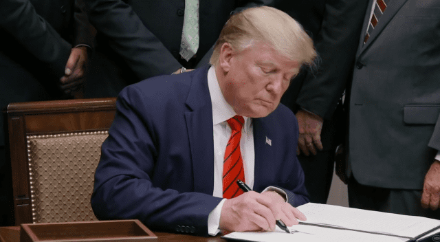 트럼프 대통령, 추가 관세 예고… 이더리움 하락 압박 커지나