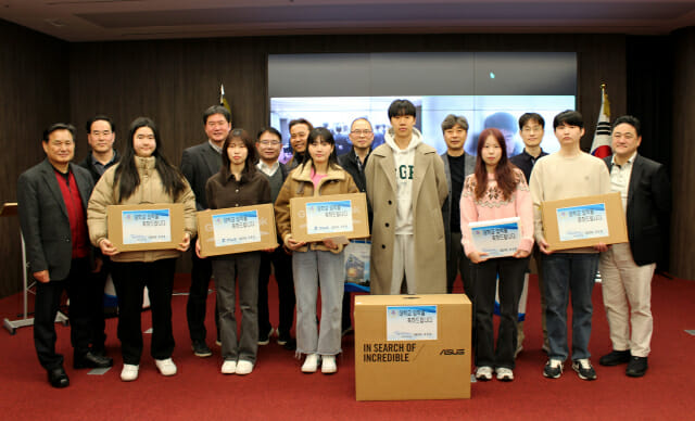 시스원, 임직원 대학입학 자녀 입학 IT장비 선물