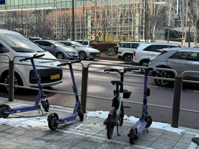 “전동킥보드 주차, 어르신께 맡기세요” 지쿠, 포항시와 ‘보행안전지원단’ 출범