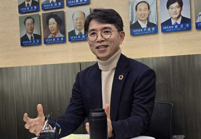 김완섭 환경부 장관 “일회용 컵 보증금제 지역 대상 넓힌다…4~5월 에버랜드도”