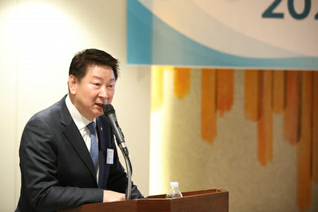 오화경 저축은행중앙회장 ‘민간’ 출신 첫 연임 성공