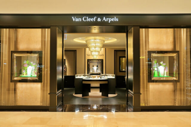 “반짝이는 보석, 매출도 빛나”…백화점은 지금 ‘주얼리 전쟁’ 중