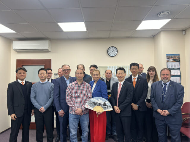 한화오션, 8조원 잠수함 수주 노린다…현지 밀착 전략 가동