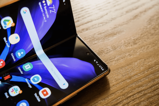 “폴더블 아이폰·아이패드, 내년부터 양산 시작”