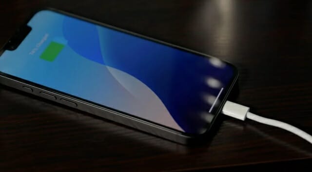 애플 “아이폰16e, 맥세이프 없어도 돼”…이유는