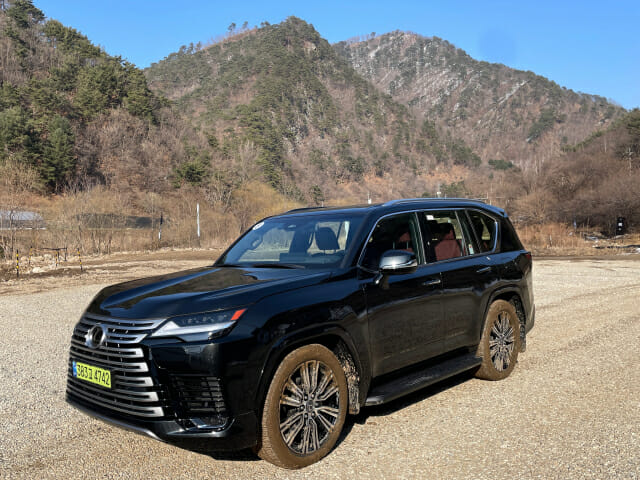 [타보고서] 럭셔리랑 오프로드가 어울려…렉서스 LX가 보여줬다