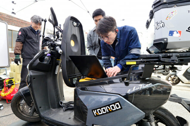 “공짜로 점검하세요”…LG엔솔, 배달 라이더 위한 행사 열어