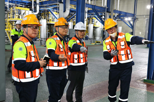 국산 음극재 살린다…정부, ‘흑연’ 생산 보조금 편성