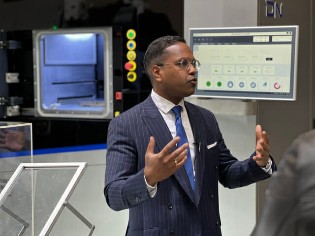 금속 잘 깎더니 쌓기까지…DN솔루션즈, 공작기계 신시장 연다