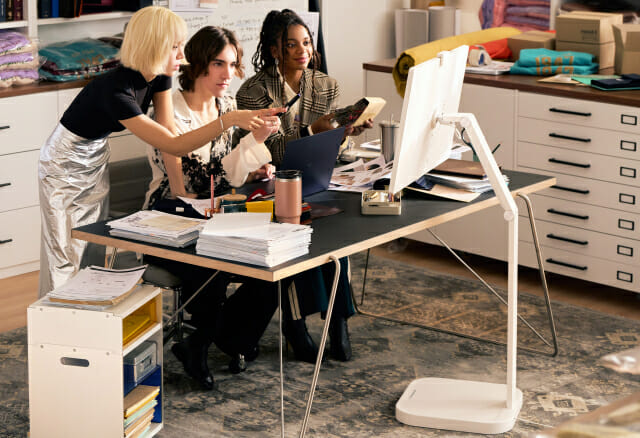 이동식 스탠드+모니터 암…LG전자, 스마트모니터 ‘스윙’ 선봬