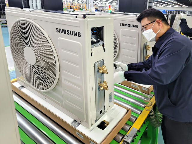 “무더위 빨리 온다”…삼성전자, AI 에어컨 생산라인 풀가동