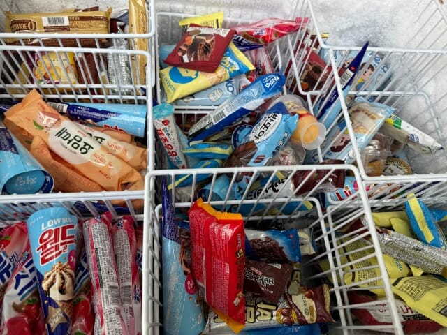 빙그레·롯데 빙과 1위 대결…양사 승부수는 모두 ‘저당’