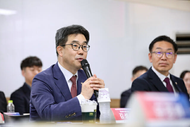 벤처기업에 AI 기술 보호 및 특허 지원