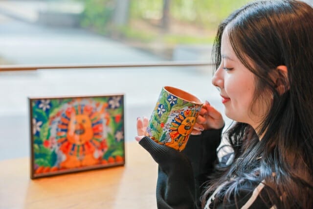 스타벅스, 장애인의 날 맞아 청년 장애인 작가 작품 담은 상품 출시