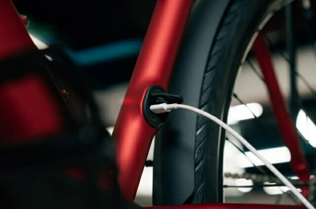 USB-C로 충전하는 전기 자전거 나왔다…”새 트렌드 될까”