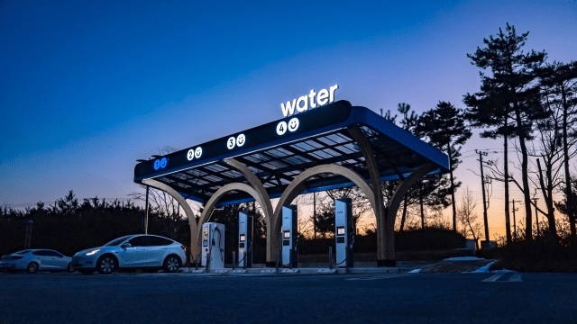 워터-쏘카, 전기차 충전 서비스 협업 시작